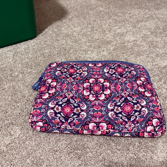 Vera Bradley laptop case - Picture 3 of 3